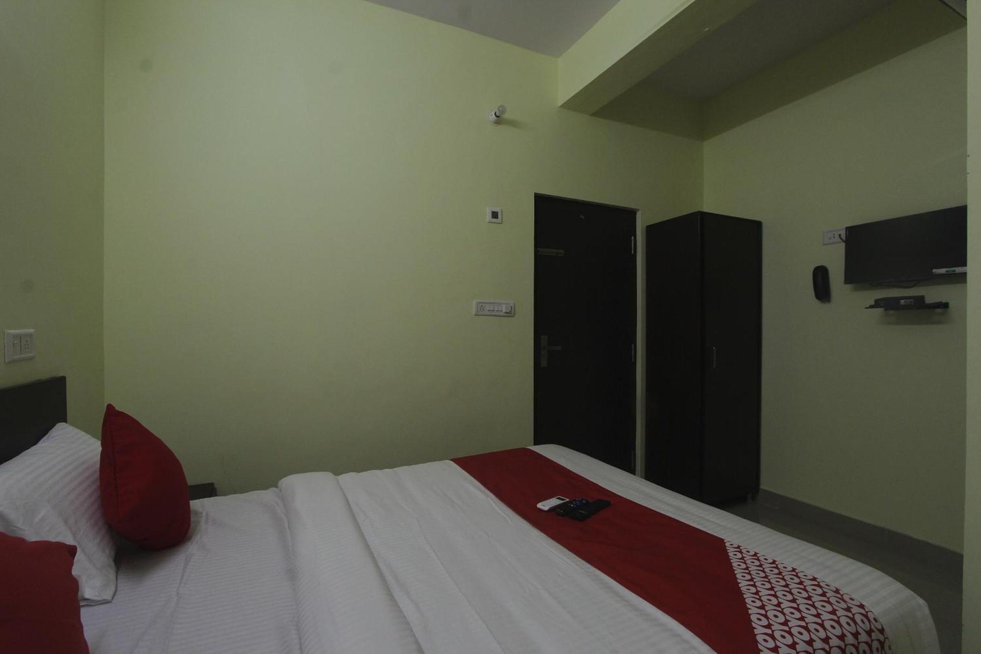 Hotel O V R Residency Near Sri Amruth Chithra Mandira Bangalore Exterior photo
